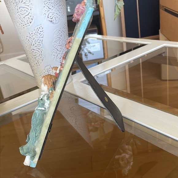 A Set of Two Vantage Collection Photo Frames, 5x7” and 3.5x5” - Picture 5 of 11